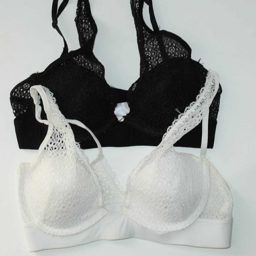 Set of 2 No Boundaries Lace Overlay Bras Size 34B - Picture 2 of 10